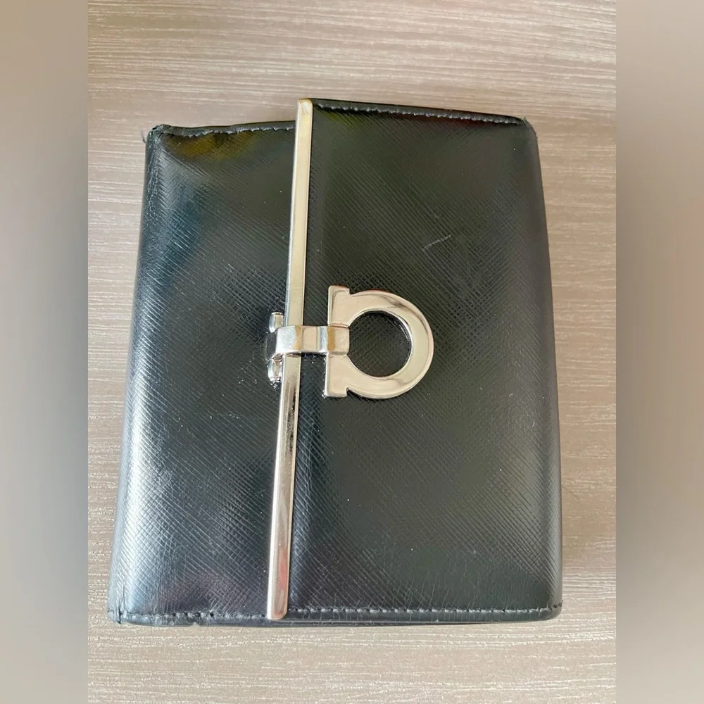 Vintage Salvatore Ferragamo Black Leather Bifold Unisex Wallet